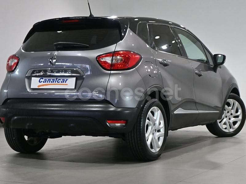 Usado Renault Captur Zen 90 CV (66 kW) 2015 Gris SUV