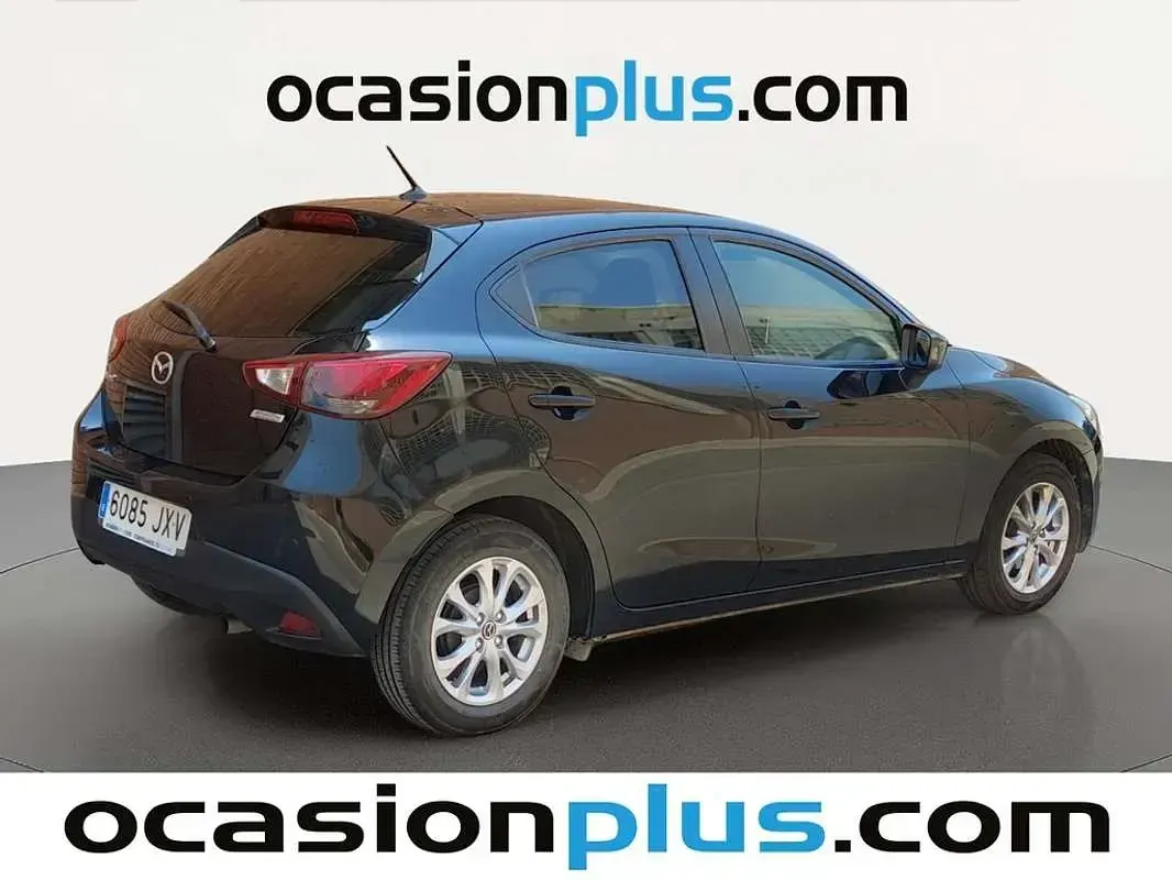 Usado Mazda 2 Style 90 CV (66 kW) 2017 Negro Utilitario