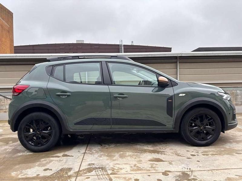 Usado Dacia Sandero Extreme 101 CV (74 kW) 2025 Verde SUV