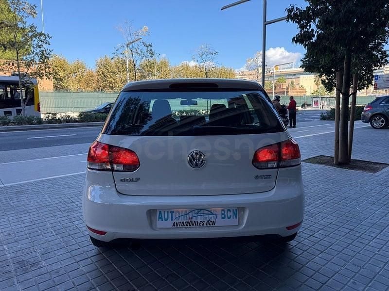 Usado VW Golf VII Advance 105 CV (77 kW) 2012 Blanco Berlina