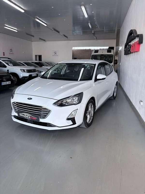 Begagnad Ford Focus Trend+ 120 HK (88 kW) 2020 Vit Halvkombi