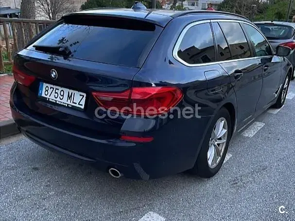 Usado BMW 520 190 CV (139 kW) 2017 Azul Familiar