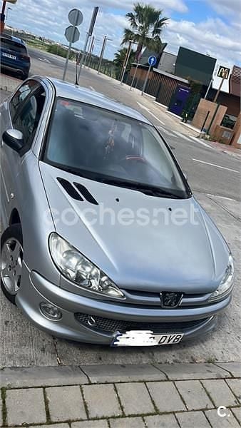 Usado Peugeot 206 75 CV (55 kW) 2005 Gris / plata Berlina