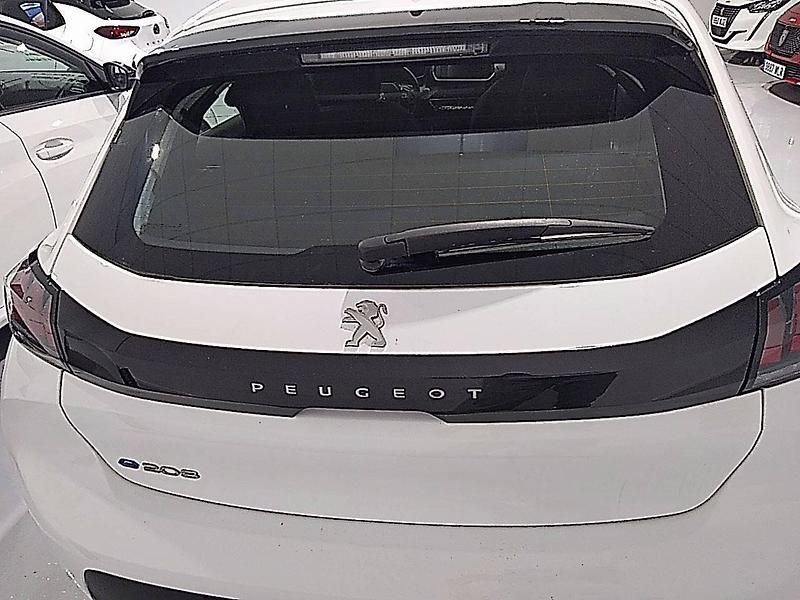 Usado Peugeot e-208 Active 100 kW (136 CV) 2024 Blanco Utilitario