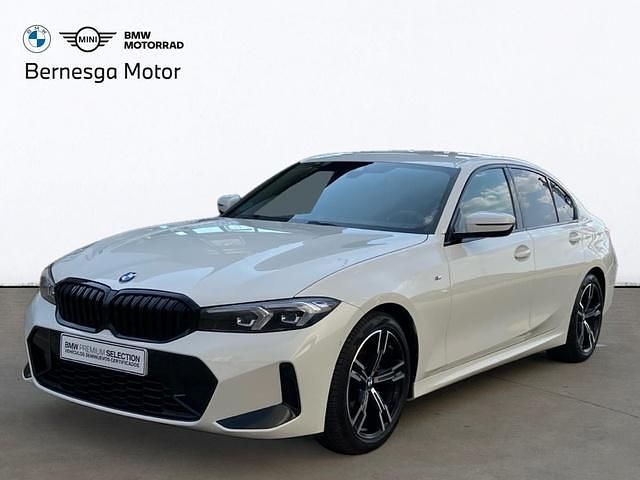 Alpinweiß (sólido) Usado 2024 BMW 318 Comfort Edition Berlina | 39.900 € (Un poco caro) - Imagen 1/4