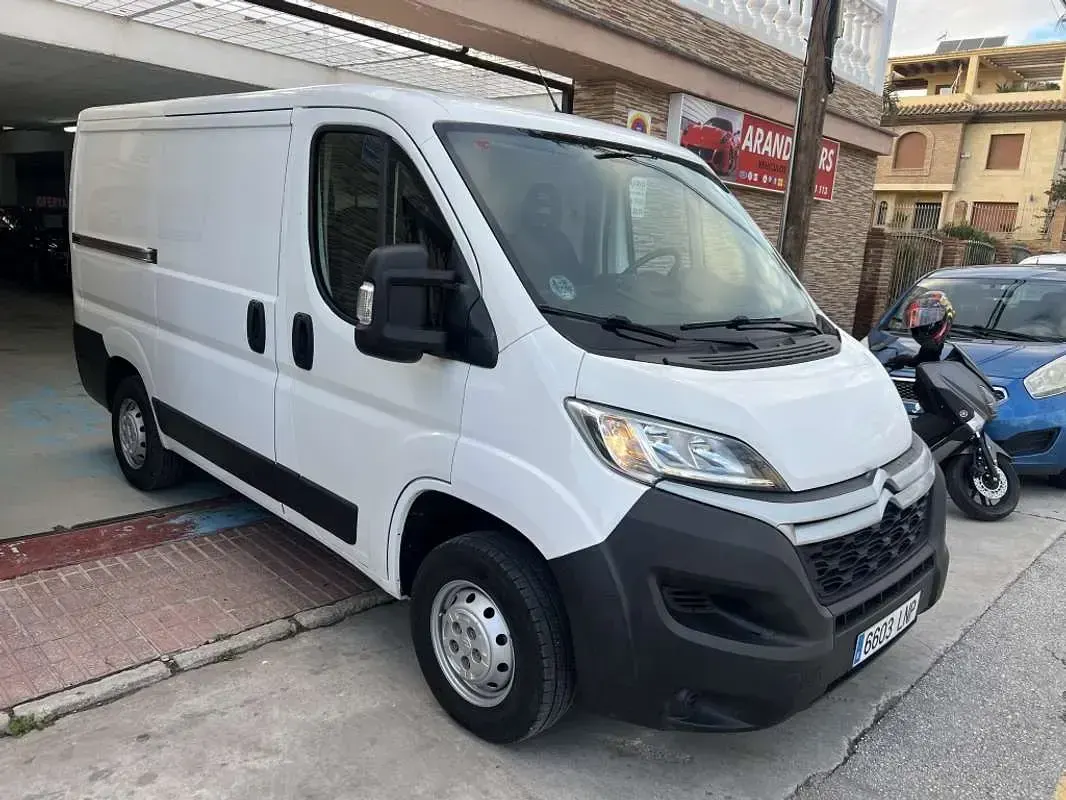 Usado Citroën Jumper 120 CV (88 kW) 2021 Blanco Monovolumen