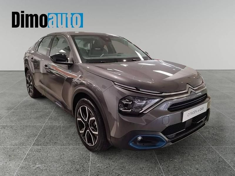 Usado Citroën e-C4 Feel 100 kW (136 HP) 2024 Cinzento Sedan