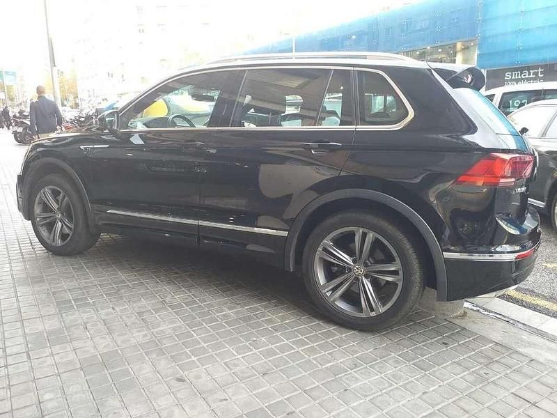 Usado VW Tiguan Sportline 240 CV (176 kW) 2017 Negro SUV