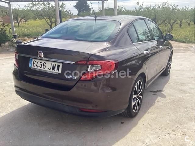 Usado Fiat Tipo Lounge 95 CV (69 kW) 2016 Marrón Berlina