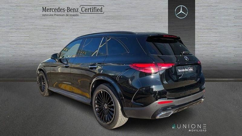 Usado Mercedes GLC300 AMG line 269 CV (197 kW) 2024 Negro