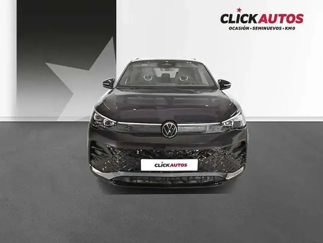 Usado VW Tiguan R-line 151 CV (111 kW) 2025 Negro SUV