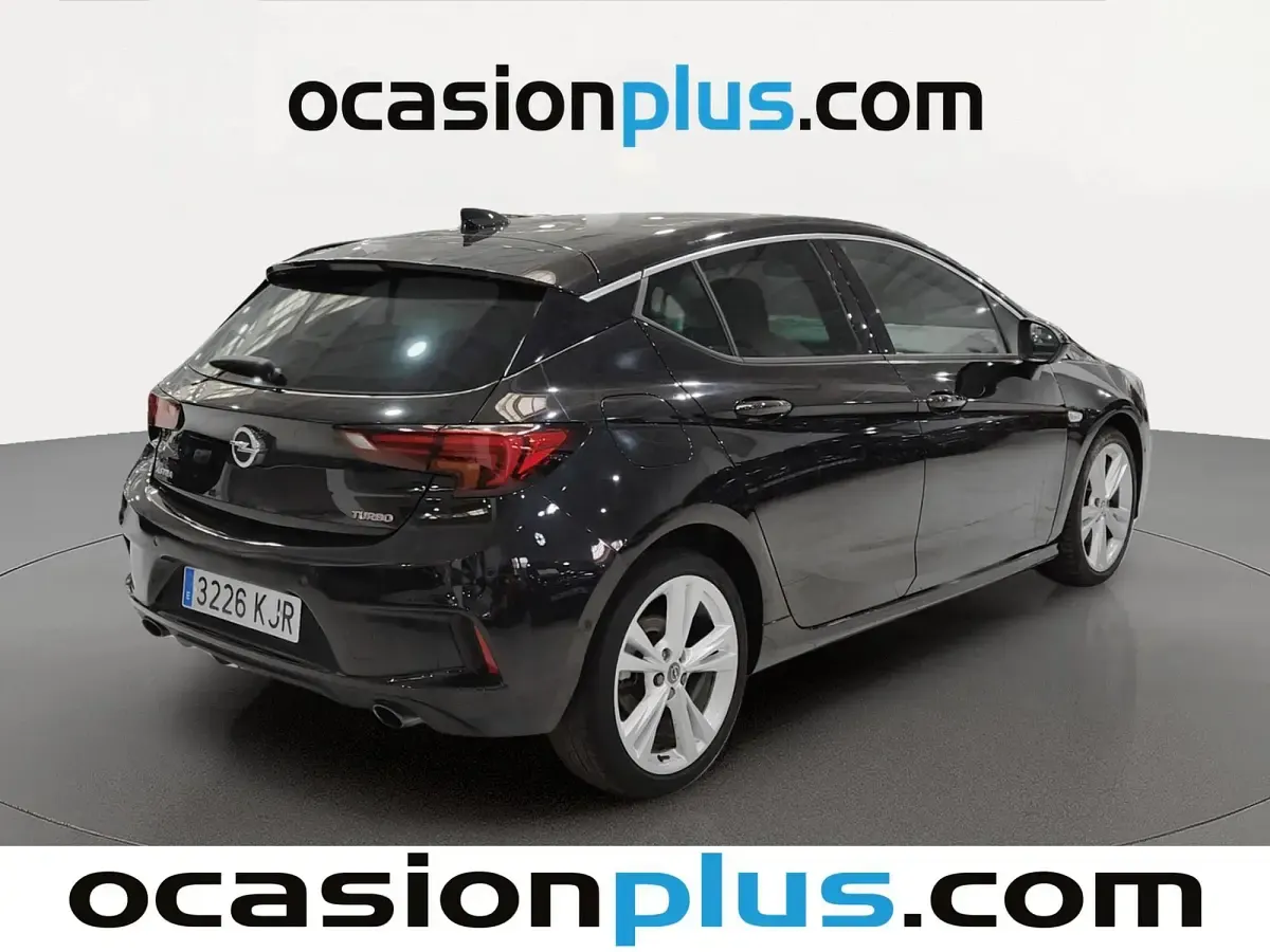 Usado Opel Astra S 200 CV (147 kW) 2018 Negro Utilitario