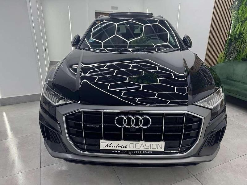 Usado Audi Q8 S-line plus 286 CV (210 kW) 2021 Gris SUV