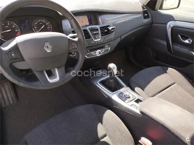 Usado Renault Laguna III Expression 140 CV (102 kW) 2009 Beige Berlina