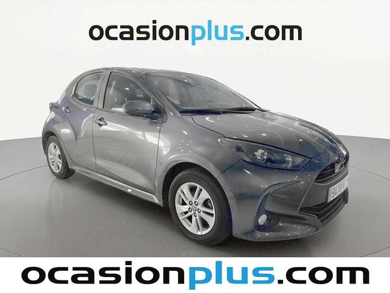 Usado Toyota Yaris Edition 125 CV (91 kW) 2024 Gris Utilitario