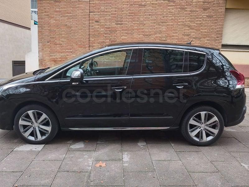 Usado Peugeot 3008 Allure 130 CV (95 kW) 2016 Negro Berlina