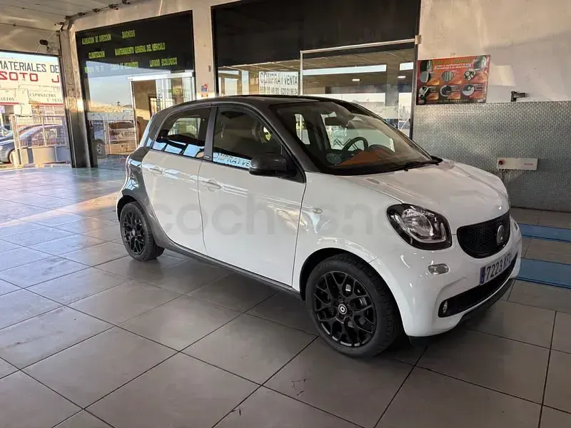 Usado Smart ForFour Passion 90 CV (66 kW) 2017 Blanco Utilitario