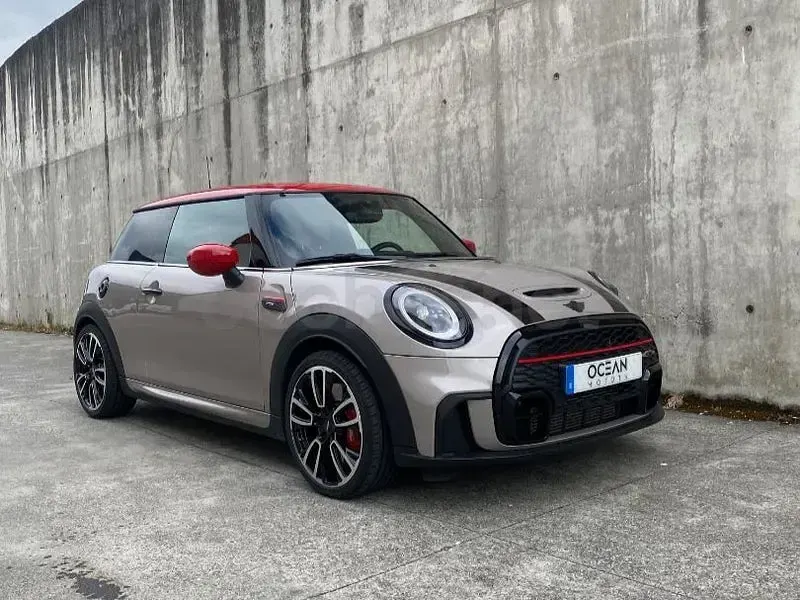 Usado Mini John Cooper Works 231 CV (169 kW) 2022 Gris / plata Utilitario