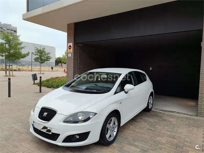 Usado Seat Leon Ecomotive 105 CV (77 kW) 2010 Blanco Utilitario