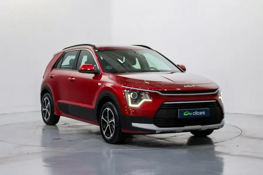 Usado Kia Niro 129 CV (94 kW) 2025 Rojo SUV