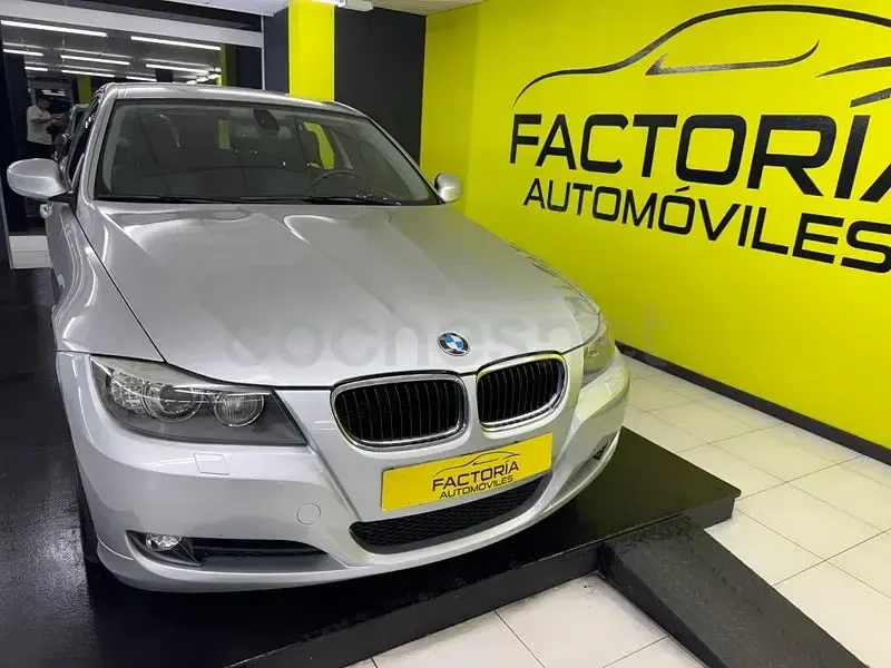 Usado BMW 320 184 CV (135 kW) 2011 Gris / plata Familiar