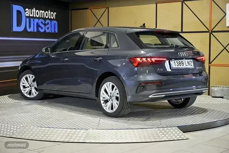 Usado Audi A3 Advanced Plus 110 CV (80 kW) 2021 Gris Berlina