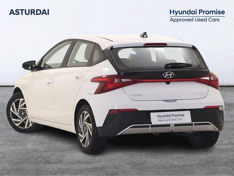 Usado Hyundai i20 100 CV (73 kW) 2025 Blanco Utilitario