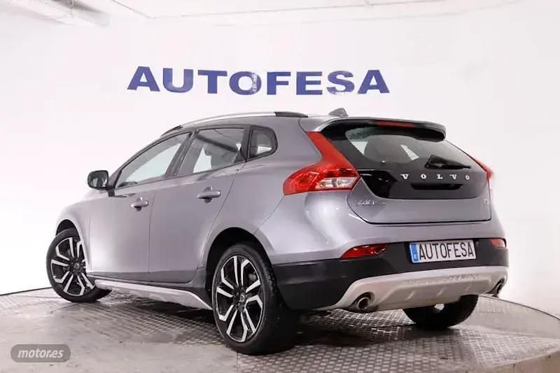 Usado Volvo V40 CC 152 CV (111 kW) 2019 Gris Familiar