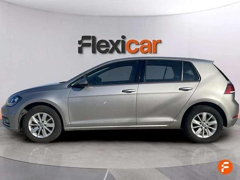 Usado VW Golf VII Advance 116 CV (85 kW) 2020 Gris Utilitario