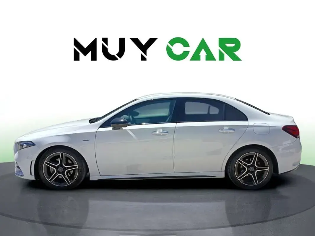 Usado Mercedes A180 116 CV (85 kW) 2021 Blanco Berlina