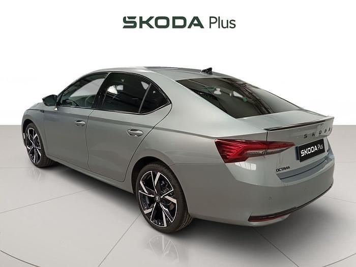 Nuevo Skoda Octavia 150 CV (110 kW) 2026 Gris plata