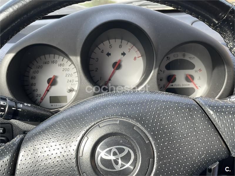 Usado Toyota MR2 140 CV (102 kW) 2000 Rojo Descapotable