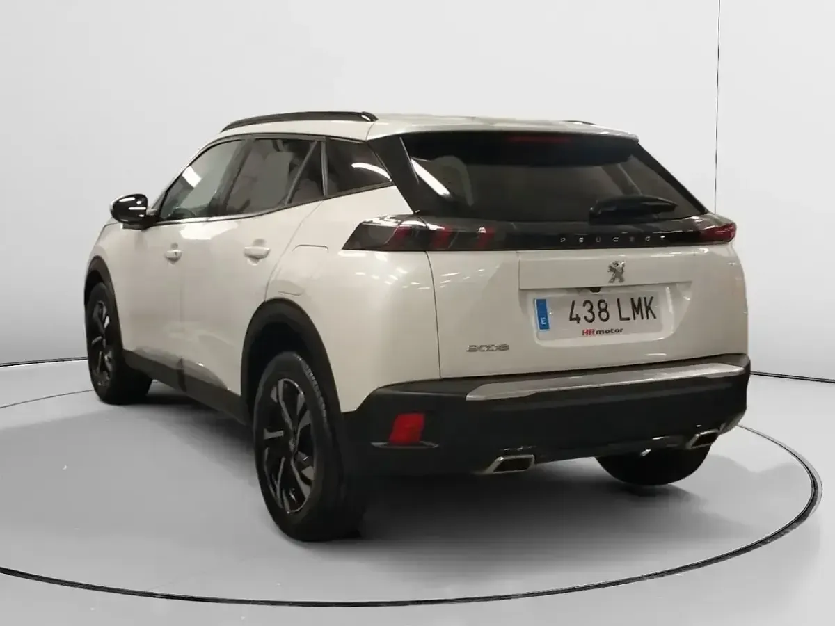 Usado Peugeot 2008 Allure 130 CV (95 kW) 2021 Blanco SUV
