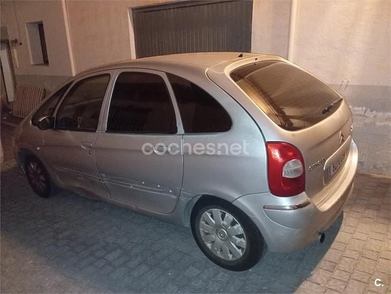 Gris / plata Usado 2007 Citroën Xsara Picasso Exclusive Monovolumen | 2000 € (Buen precio) - Imagen 1/4