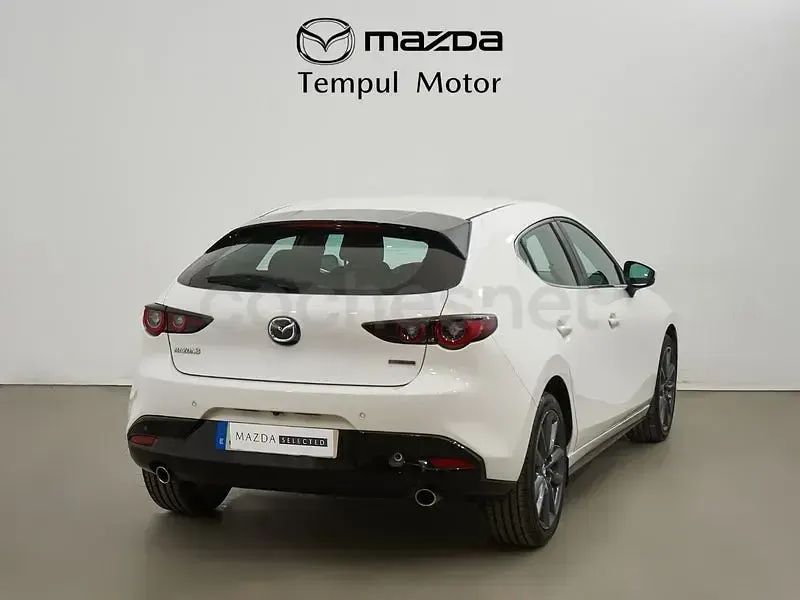 Usado Mazda 3 Center-Line 140 CV (102 kW) 2025 Blanco Berlina