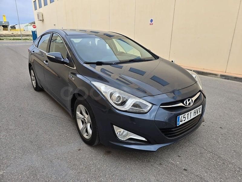 Usado Hyundai i40 115 CV (84 kW) 2014 Gris / plata Berlina