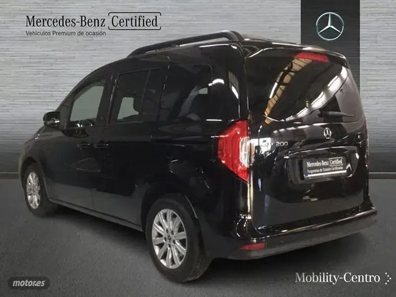 Usado Mercedes EQT200 89 kW (122 CV) 2025 Negro Monovolumen
