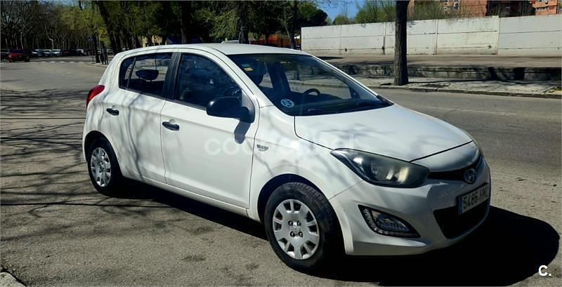 Usado Hyundai i20 85 CV (62 kW) 2012 Blanco Utilitario