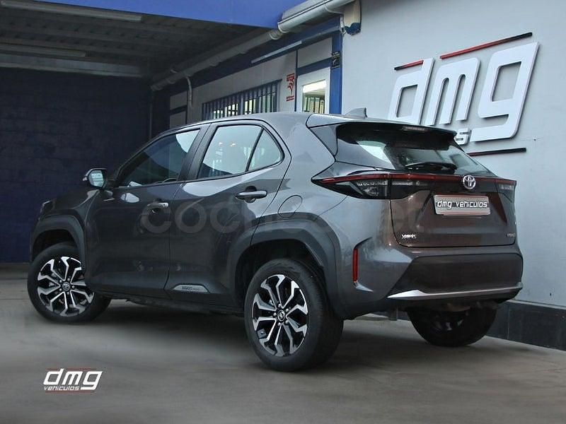 Usado Toyota Yaris Cross Active 116 CV (85 kW) 2023 Gris / plata SUV
