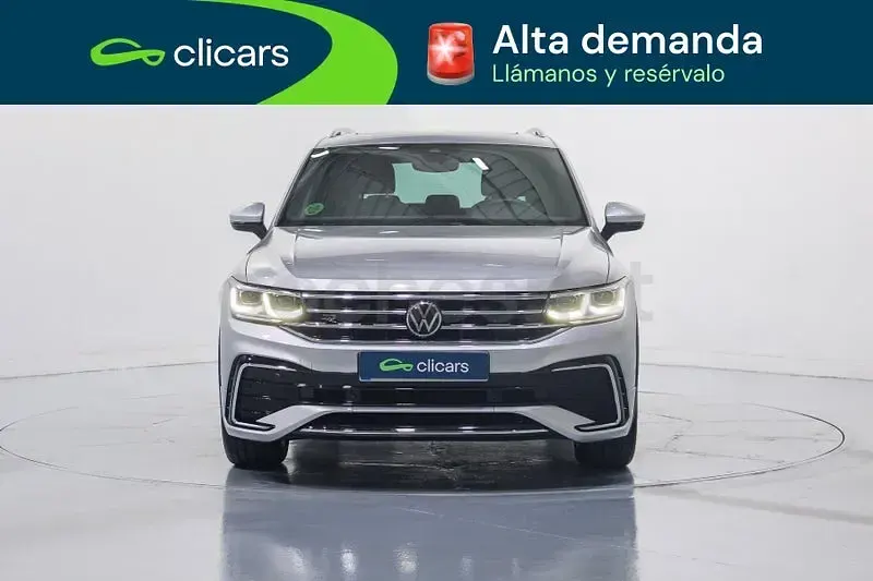 Usado VW Tiguan Allspace R-line 150 CV (110 kW) 2022 Gris / plata SUV