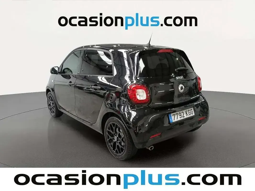 Usado Smart ForFour Passion 90 CV (66 kW) 2017 Negro Utilitario