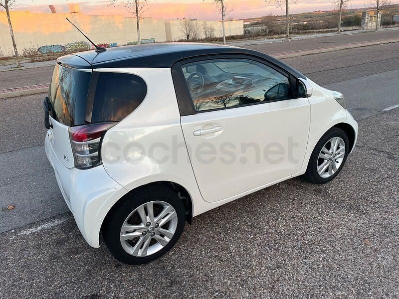 Usado Toyota iQ 99 CV (72 kW) 2011 Blanco Utilitario