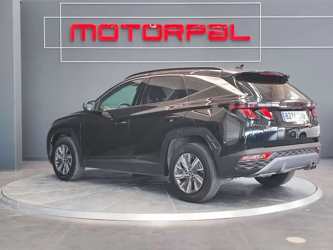 Usado Hyundai Tucson 230 CV (169 kW) 2022 Gris SUV