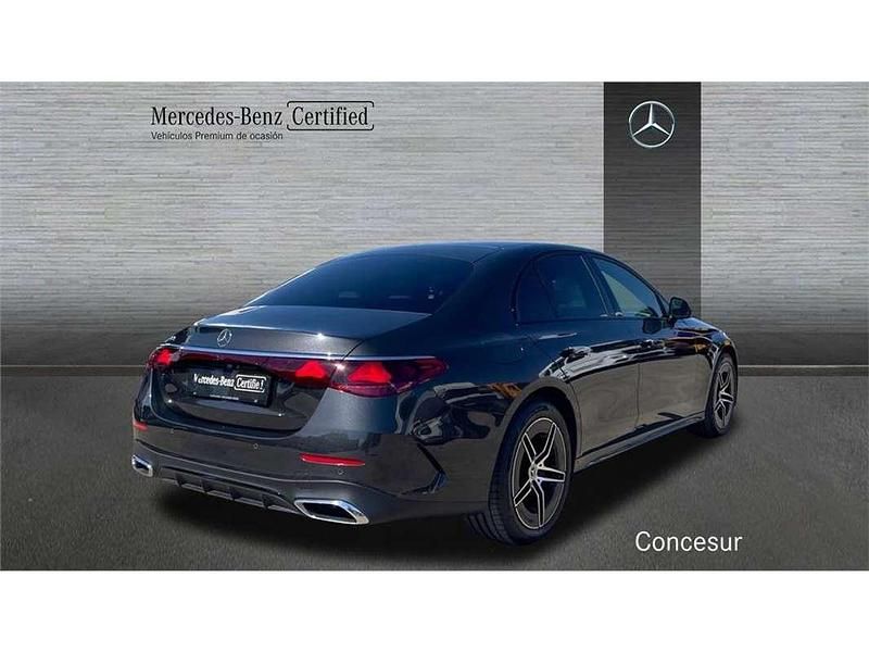 Usado Mercedes E220 197 CV (144 kW) 2025 Gris Berlina