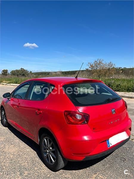 Usado Seat Ibiza I-Tech 70 CV (51 kW) 2014 Rojo Berlina