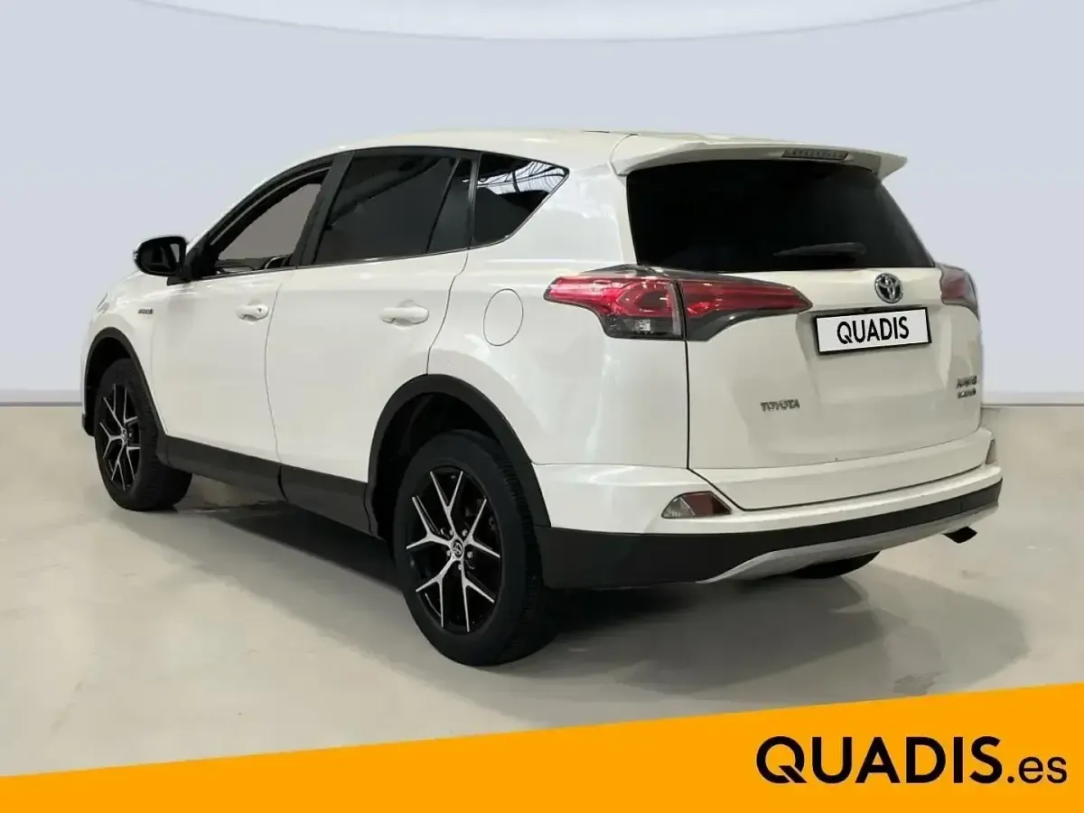 Usado Toyota RAV4 Hybrid Advance 197 CV (144 kW) 2018 Blanco SUV