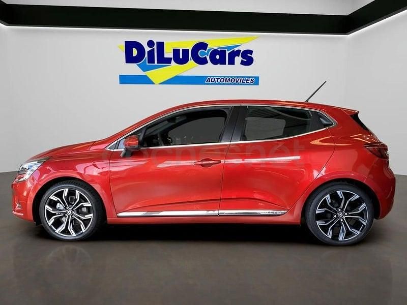 Begagnad Renault Clio V Techno 140 HK (102 kW) 2022 Röd Sedan