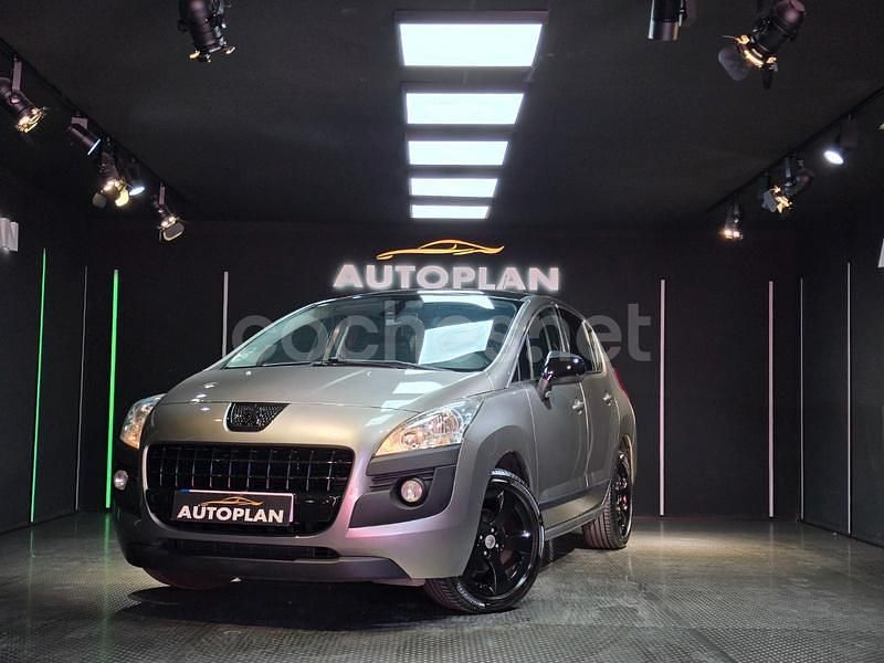 Usado Peugeot 3008 Active 112 CV (82 kW) 2012 Beige Berlina