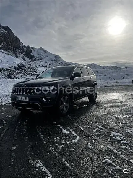 Usado Jeep Grand Cherokee Overland 250 CV (183 kW) 2015 Gris / plata SUV