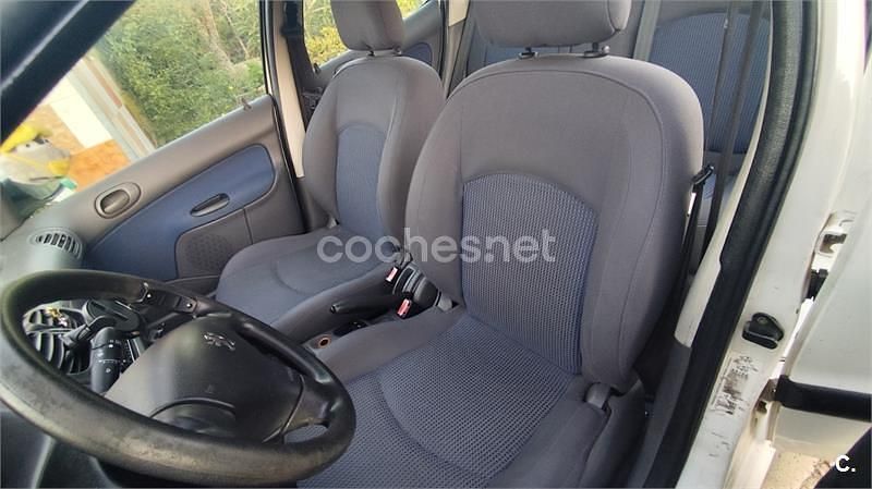 Usado Peugeot 206 75 CV (55 kW) 2003 Blanco Berlina